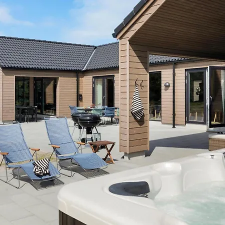 Holiday home Stunning In Vaeggerlose With Sauna